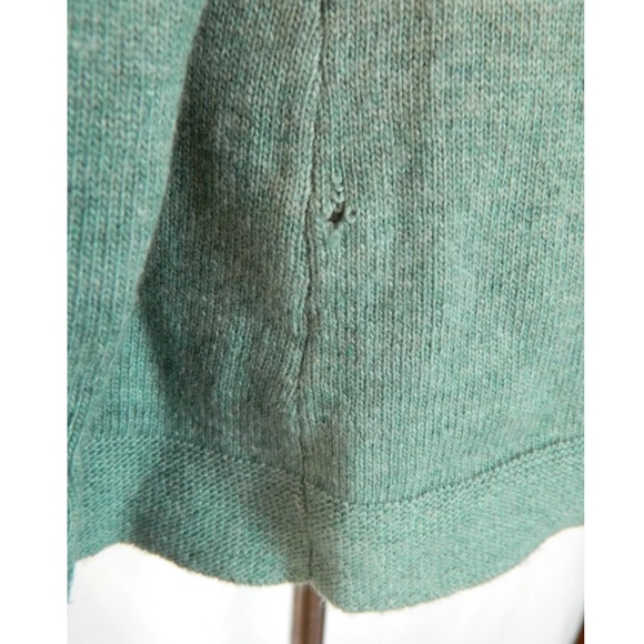 Banana Republic Ruffle V Neck Italian Wool Sweater - Picture 4 of 7